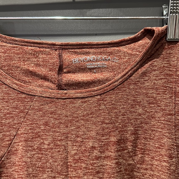 Beyond Yoga spacedye tank with cutout - Picture 2 of 5